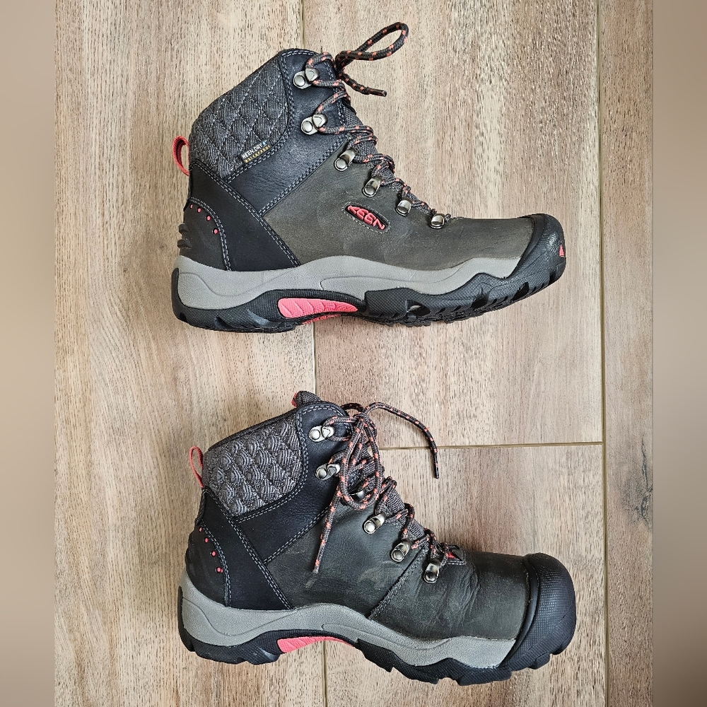 KEEN Women's Black and Pink Hiking Boots - Picture 2 of 7